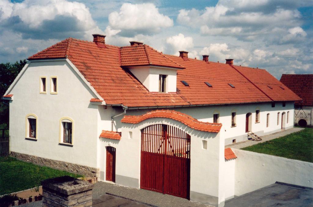 Ferienwohnung Blazkuv Statek Malsice Exterior foto
