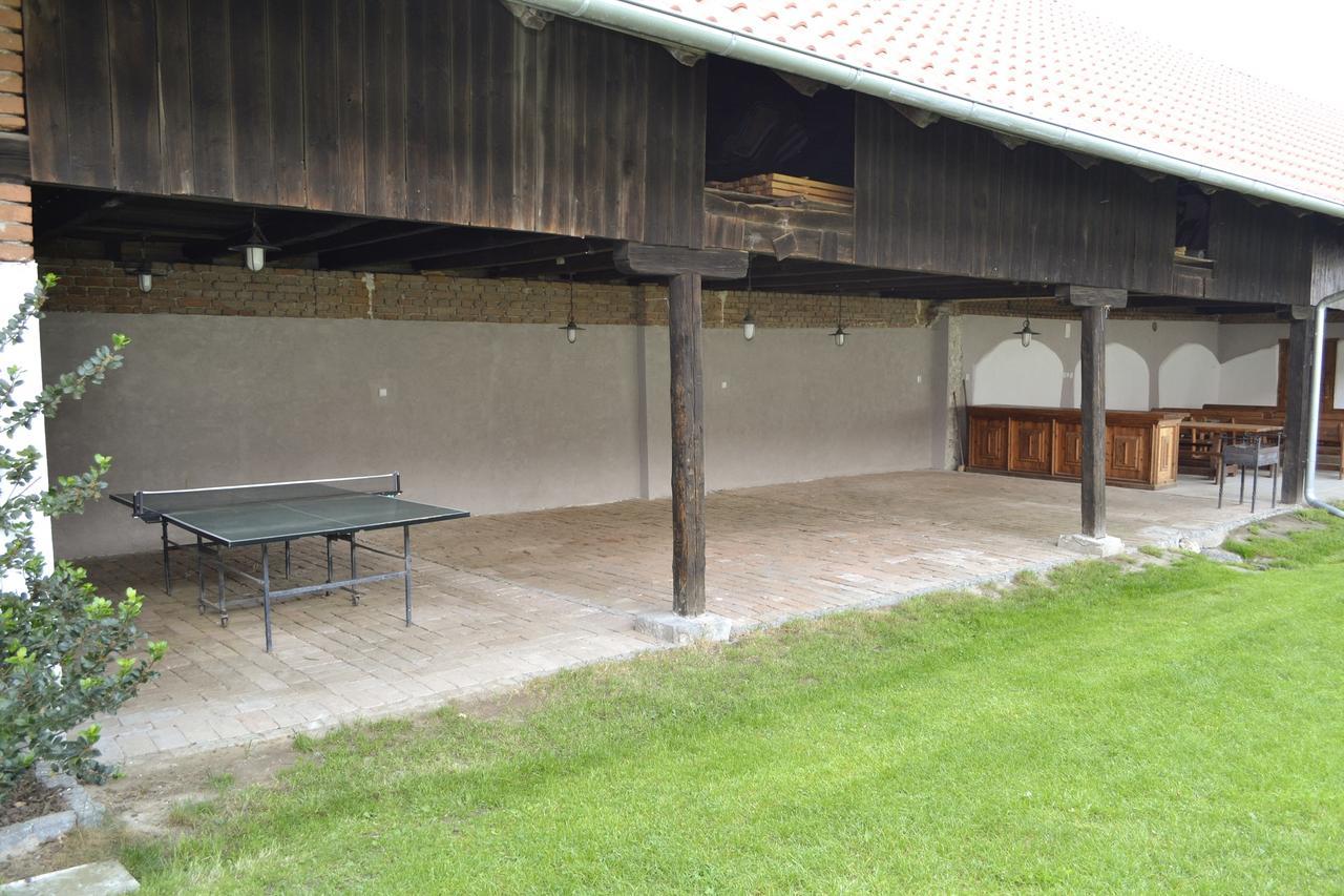 Ferienwohnung Blazkuv Statek Malsice Exterior foto