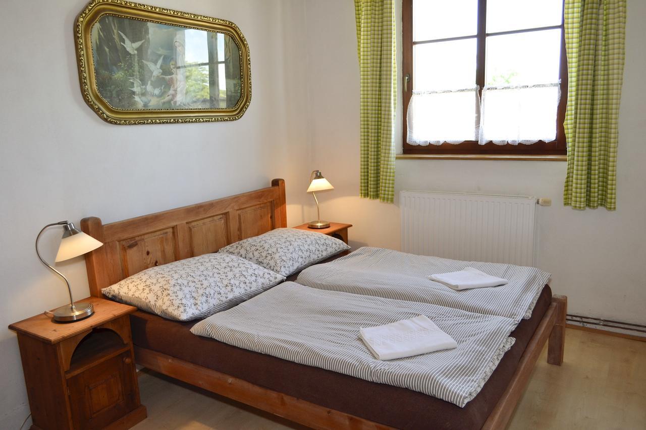 Ferienwohnung Blazkuv Statek Malsice Exterior foto