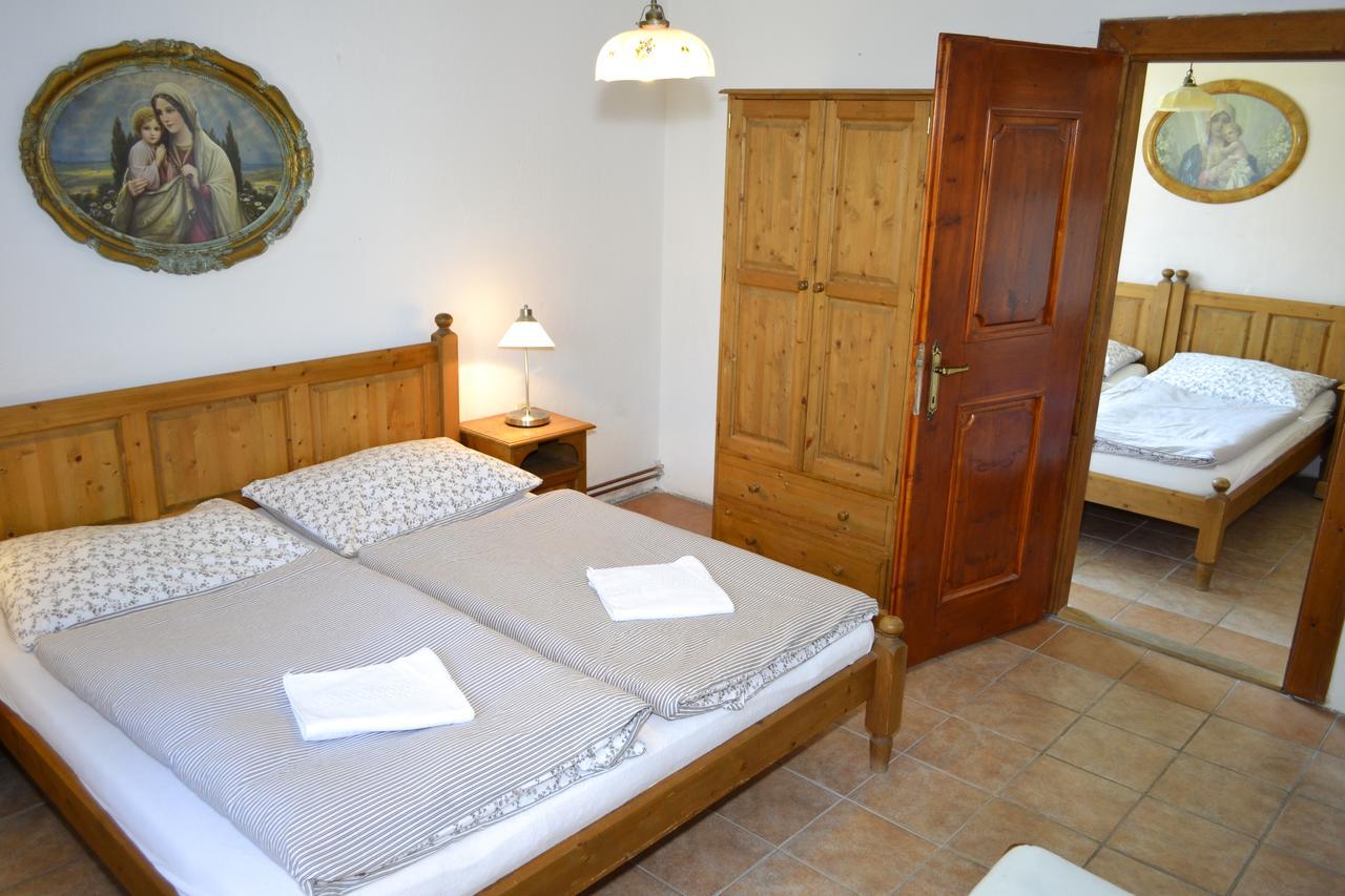 Ferienwohnung Blazkuv Statek Malsice Exterior foto