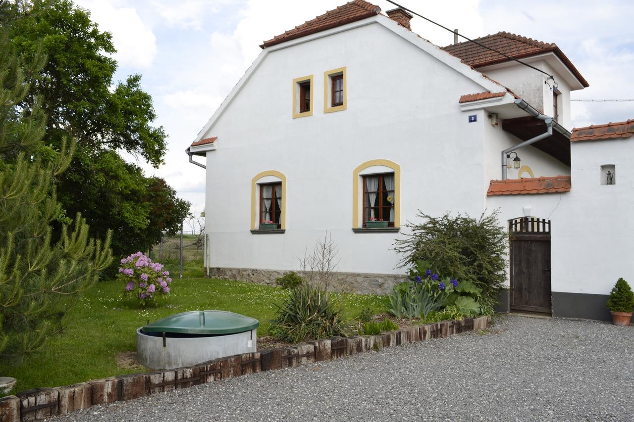 Ferienwohnung Blazkuv Statek Malsice Exterior foto